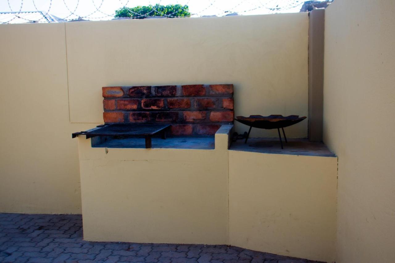 Home@Amalia'S Rundu Luaran gambar